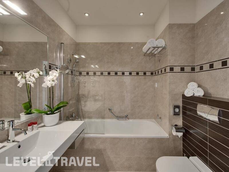 Фотография Bristol Hotel