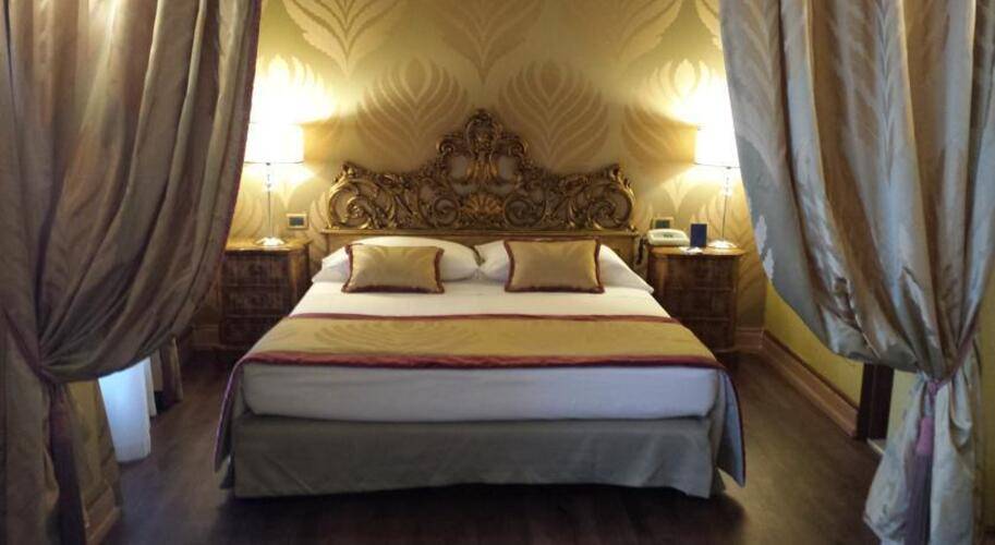 Amadeus Hotel