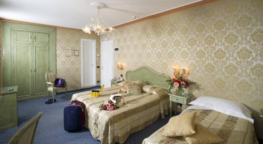 Carlton Grand Canal Hotel