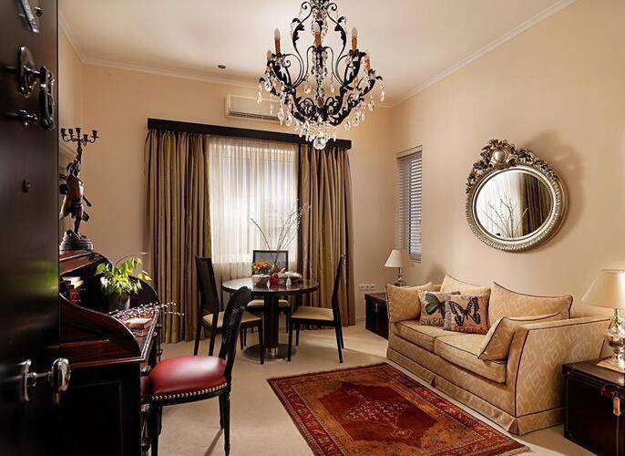 Best Western Plus Embassy Hotel