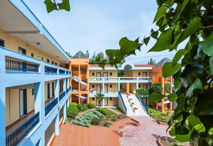 Atrium Hotel
