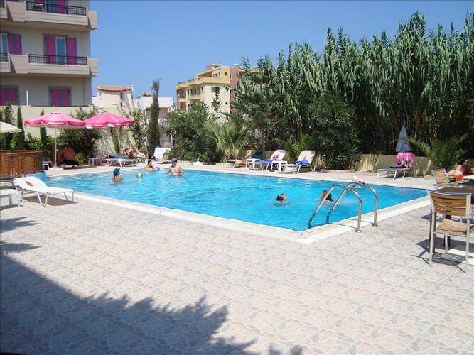 Eleni Palace Apartments
