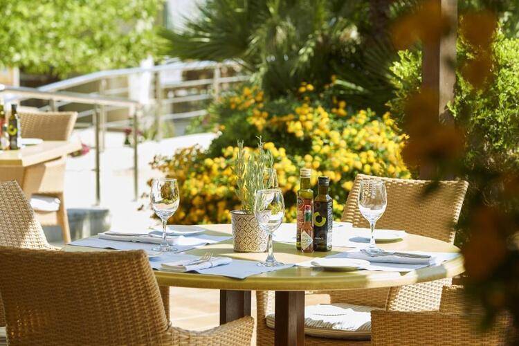 Minoa Palace Resort Hotel