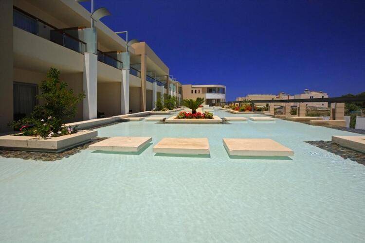Minoa Palace Resort Hotel