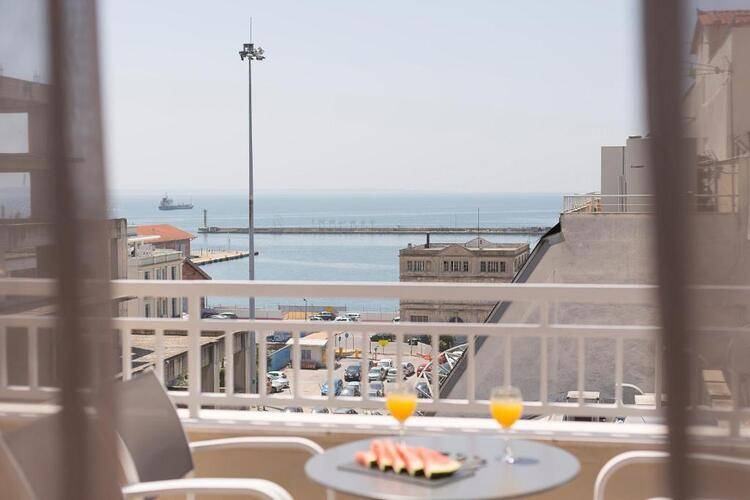Plaza Art Hotel
