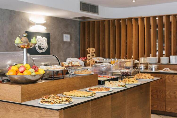 Plaza Art Hotel