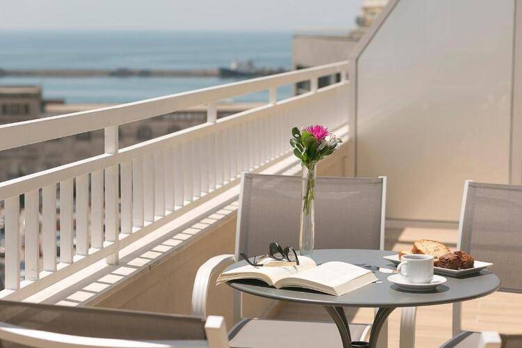 Plaza Art Hotel