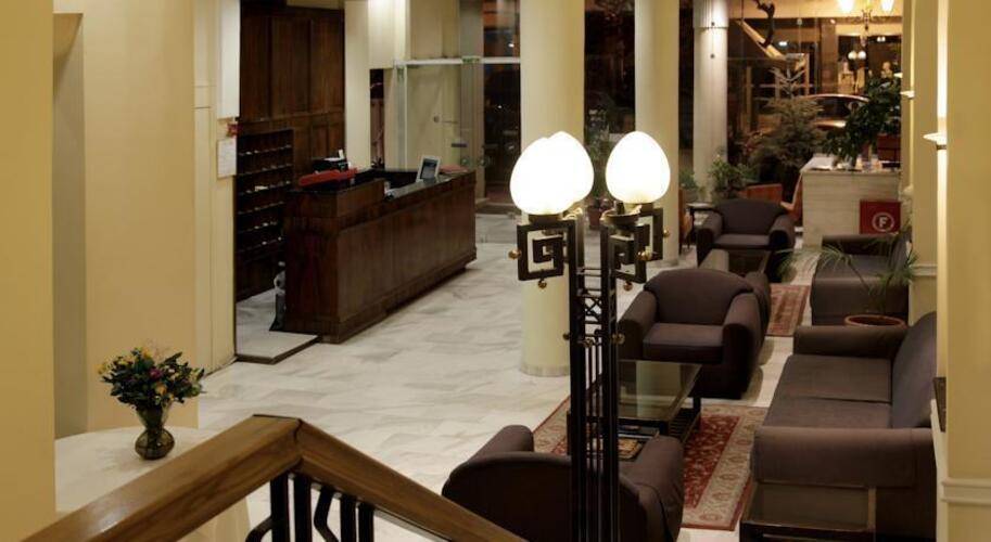 Pella Hotel