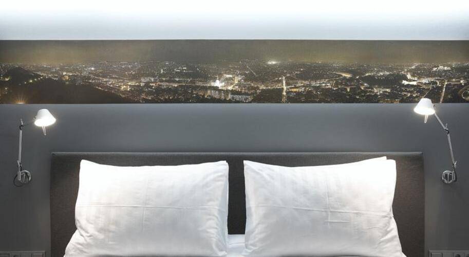 Periscope Hotel