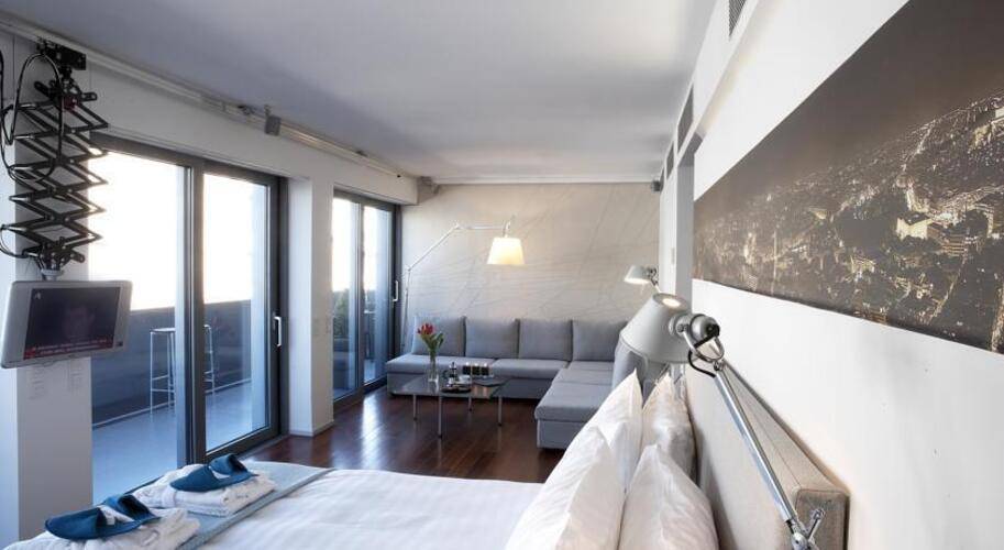 Periscope Hotel