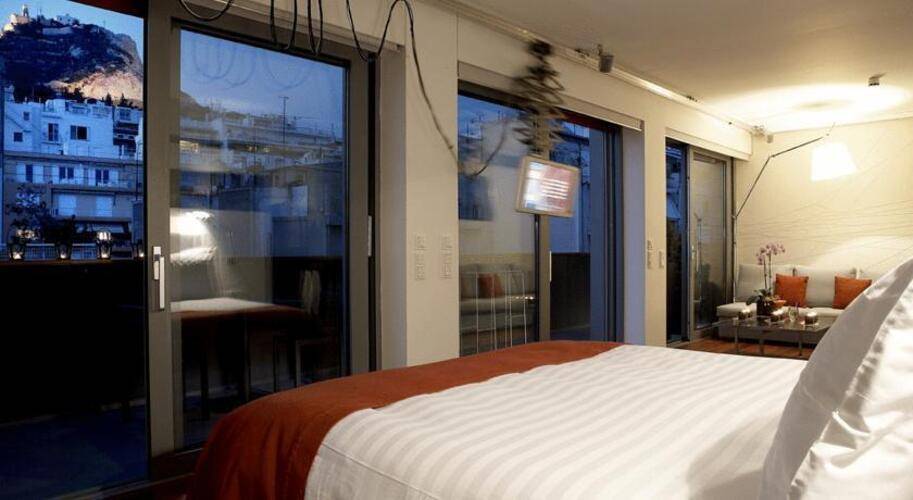 Periscope Hotel