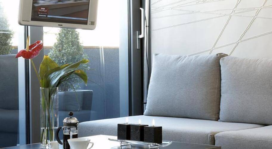 Periscope Hotel