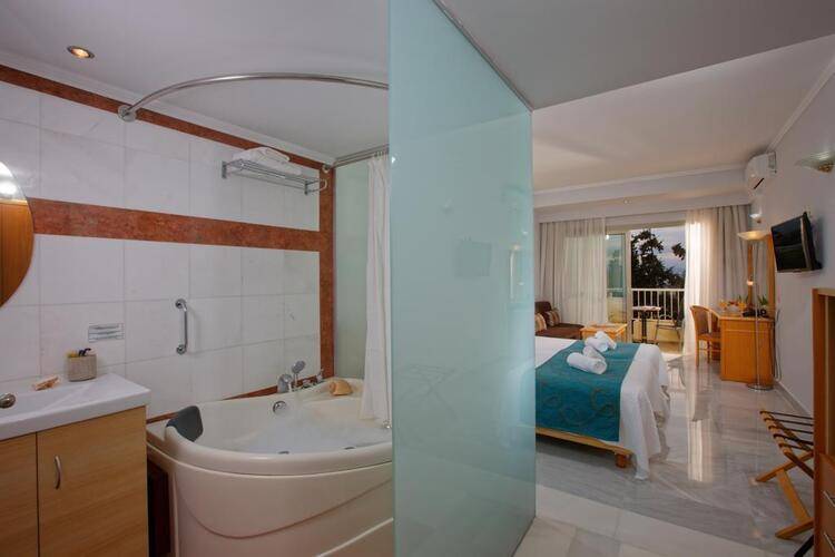 Bomo Rethymno Mare & Water Park