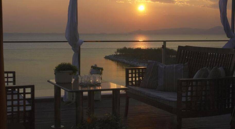 Tropical Hotel