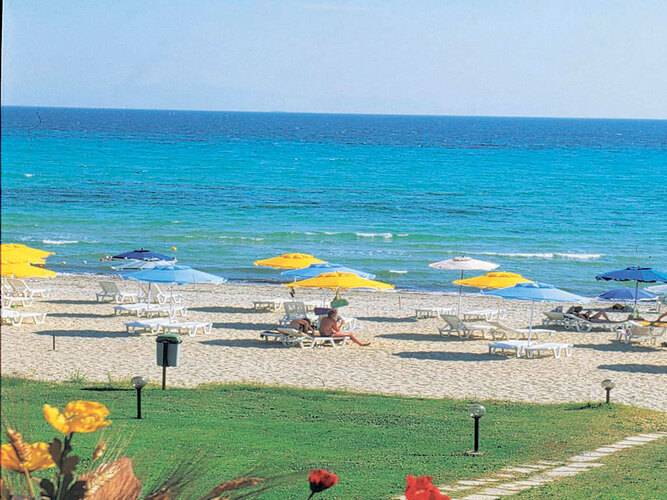 Simantro Beach