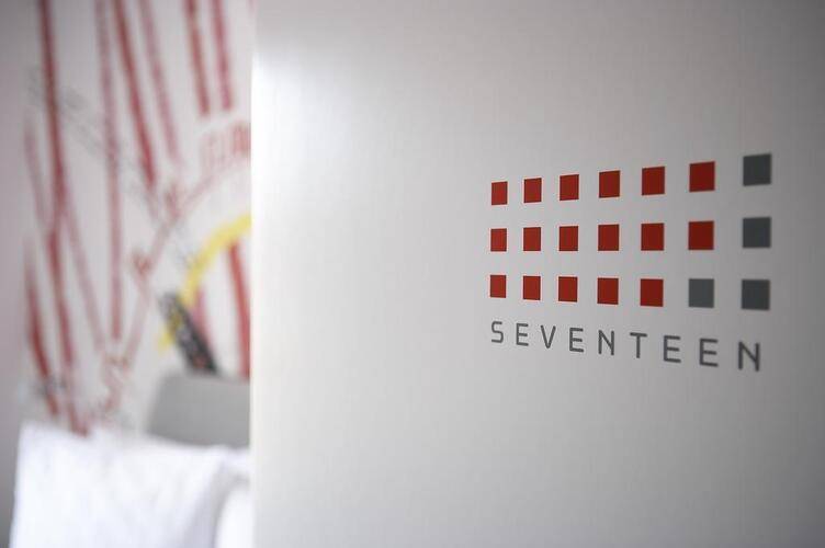 Twentyone Hotel