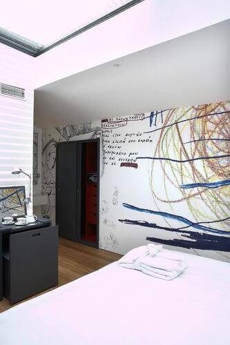 Twentyone Hotel