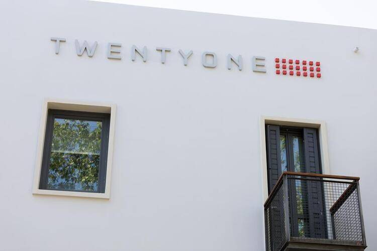 Twentyone Hotel