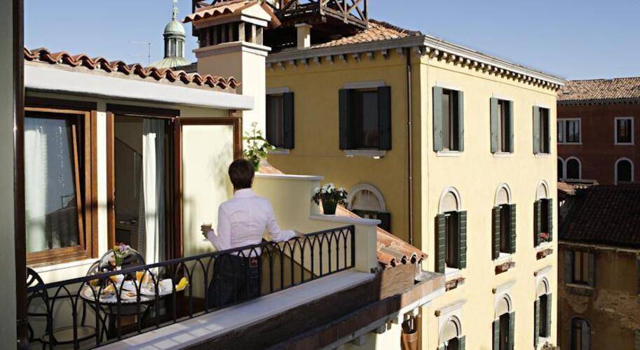 Capri Carlton Hotel