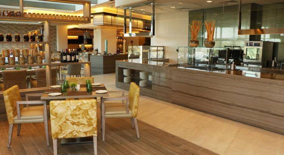 Hyatt Regency Dubai Creek Heights