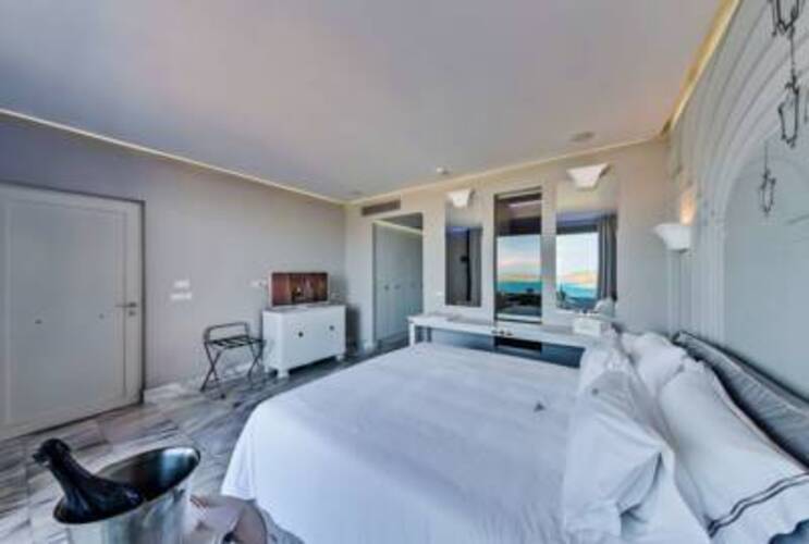 Royal Marmin Bay Boutique & Art Hotel (Adults Only 16+)