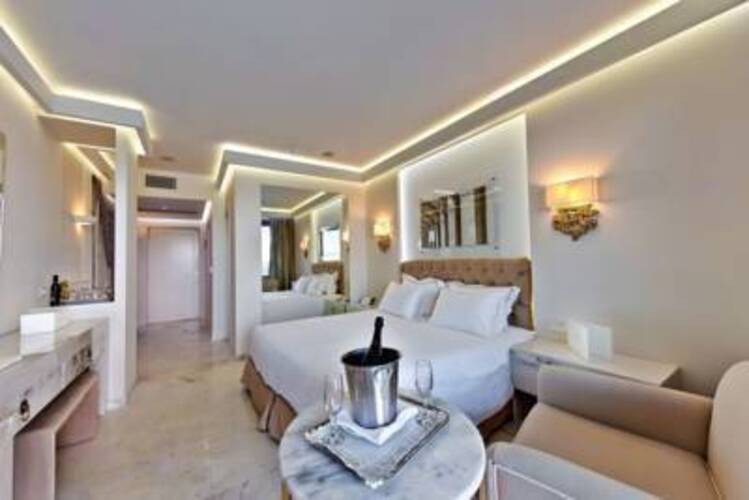 Royal Marmin Bay Boutique & Art Hotel (Adults Only 16+)