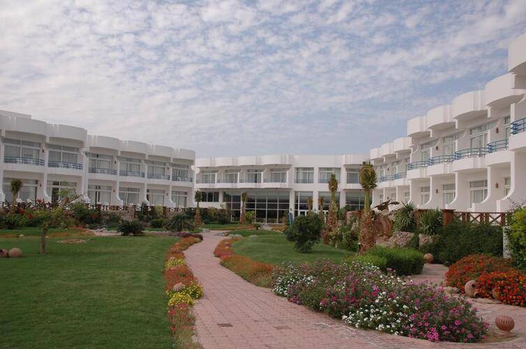 Queen Sharm Resort View & Beach