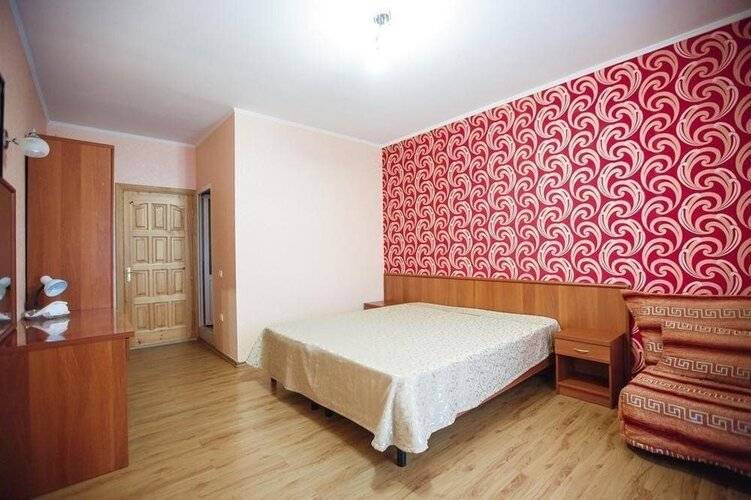 Ренессанс Отель
