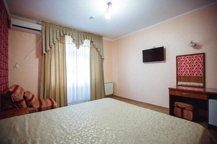 Ренессанс Отель