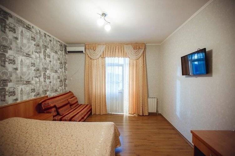Ренессанс Отель