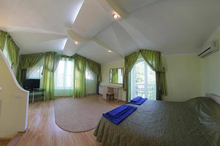 Отель Южный Берег