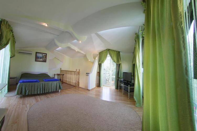 Отель Южный Берег