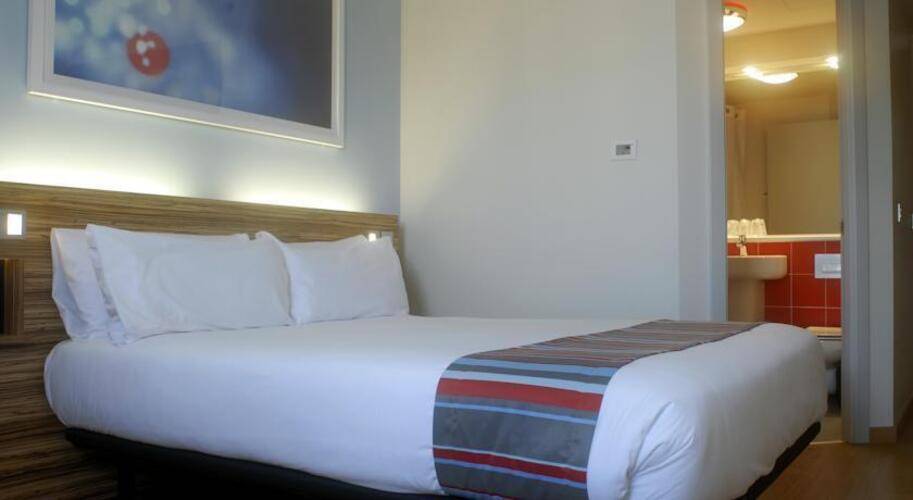 Travelodge Barcelona Poblenou — фото 13