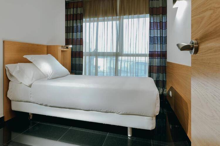 Hesperia Fira Suites Hotel — фото 16