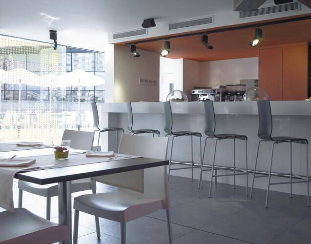 Hesperia Fira Suites Hotel — фото 27