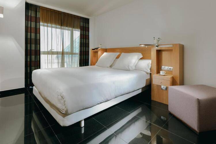 Hesperia Fira Suites Hotel — фото 15