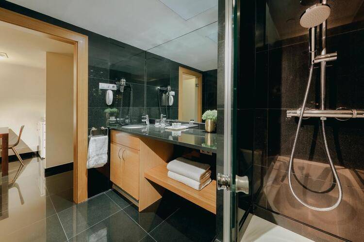 Hesperia Fira Suites Hotel — фото 10