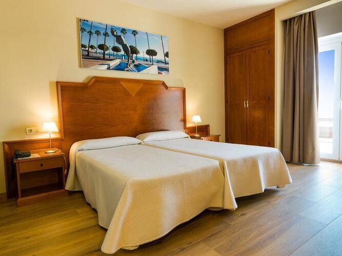 Monarque El Rodeo Hotel