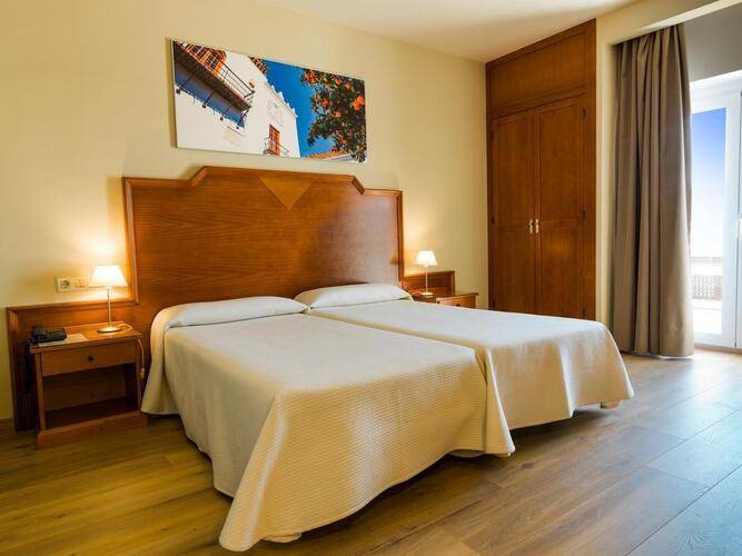 Monarque El Rodeo Hotel