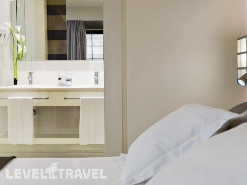 Фотография H10 Andalucia Plaza Hotel