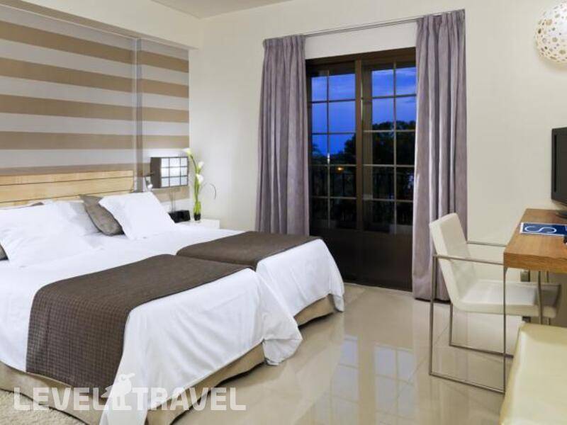 Фотография H10 Andalucia Plaza Hotel
