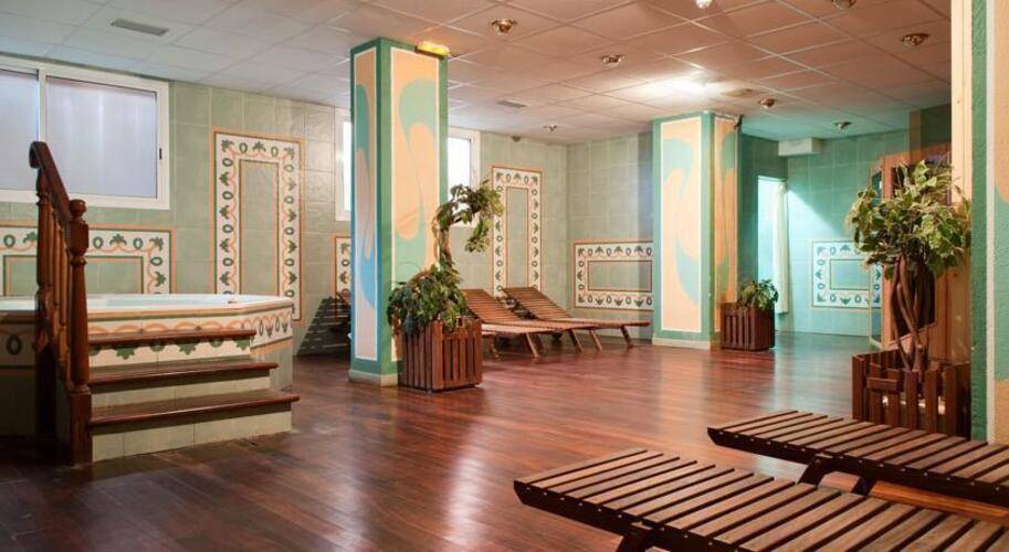 Monica Hotel