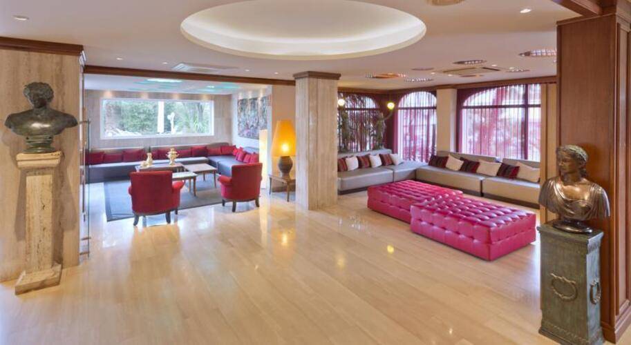 Monica Hotel