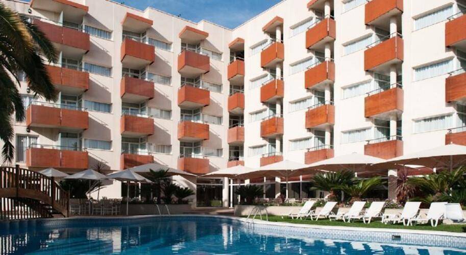 Monica Hotel