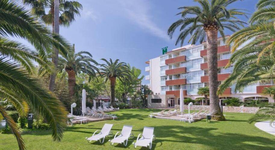 Monica Hotel