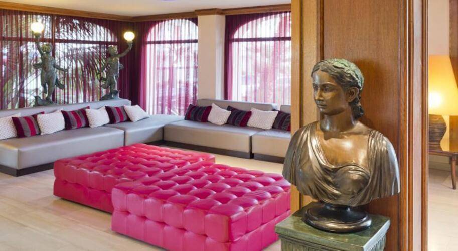 Monica Hotel