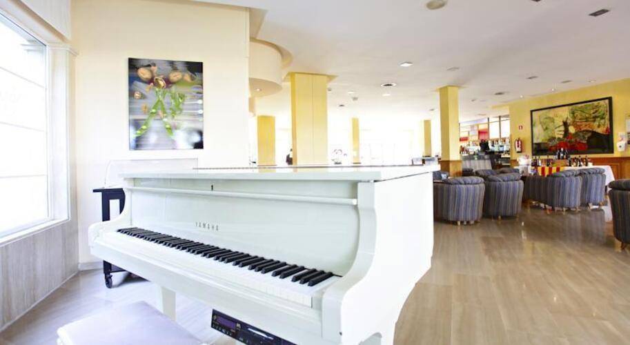 Vanity Hotel Golf & Spa (Adults Only 18+)