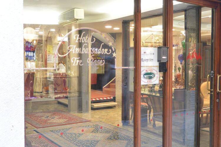 Ambassador Tre Rose Hotel