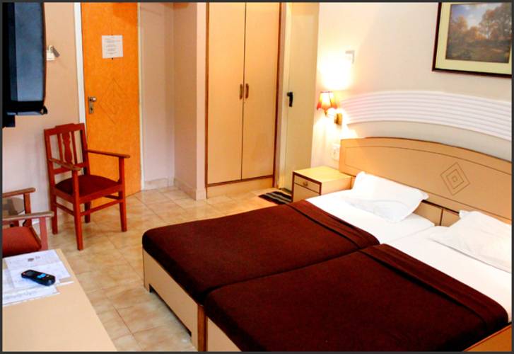 Amigo Plaza Hotel