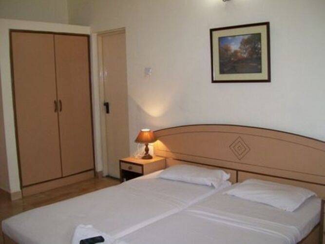 Amigo Plaza Hotel